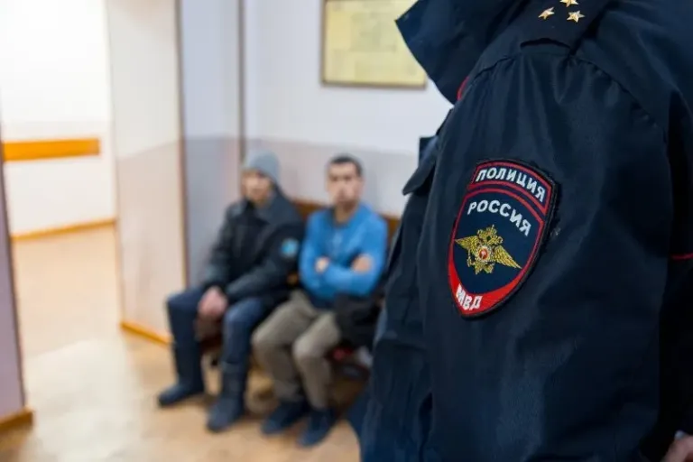В Улан-Удэ задержали подозреваемого в краже телефона за 100 тыс. рублей