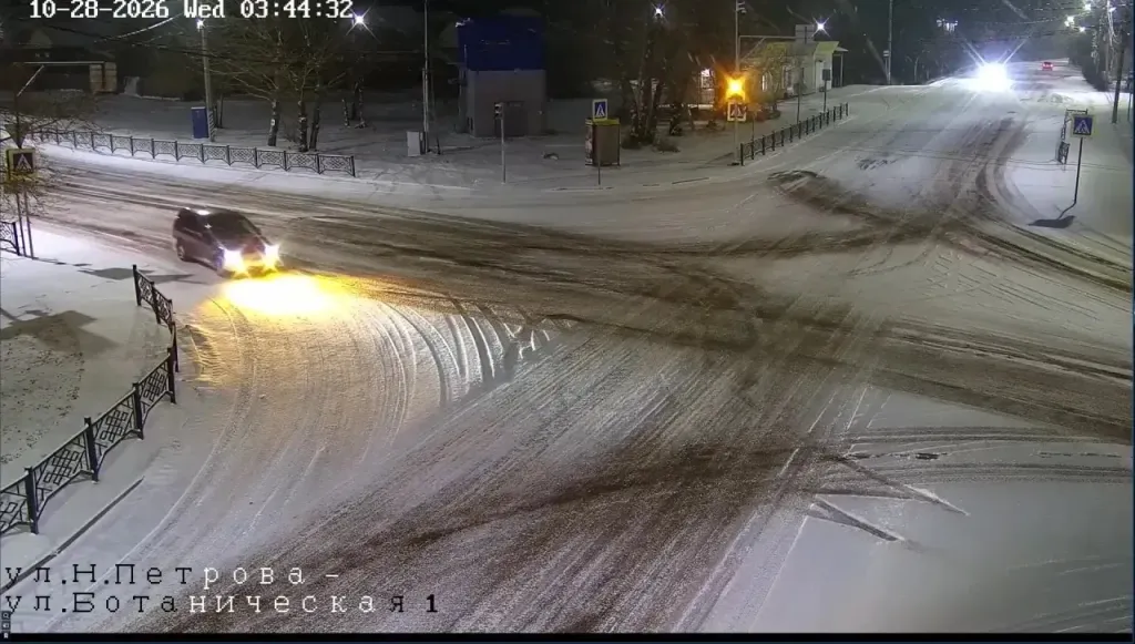 В Улан-Удэ всю ночь чистили магистрали после сильного снегопада